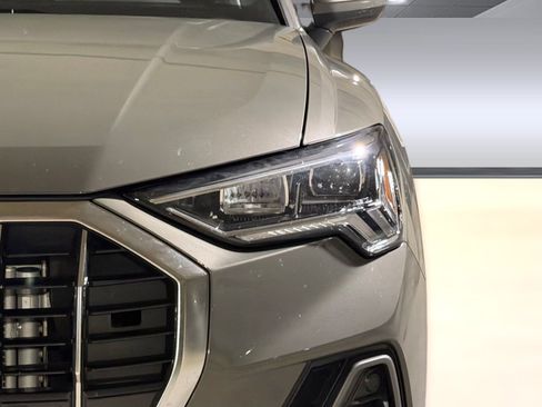 Certified 2025 Audi Q3 2.0T Premium w/ Convenience Package AWD/4WD image 11