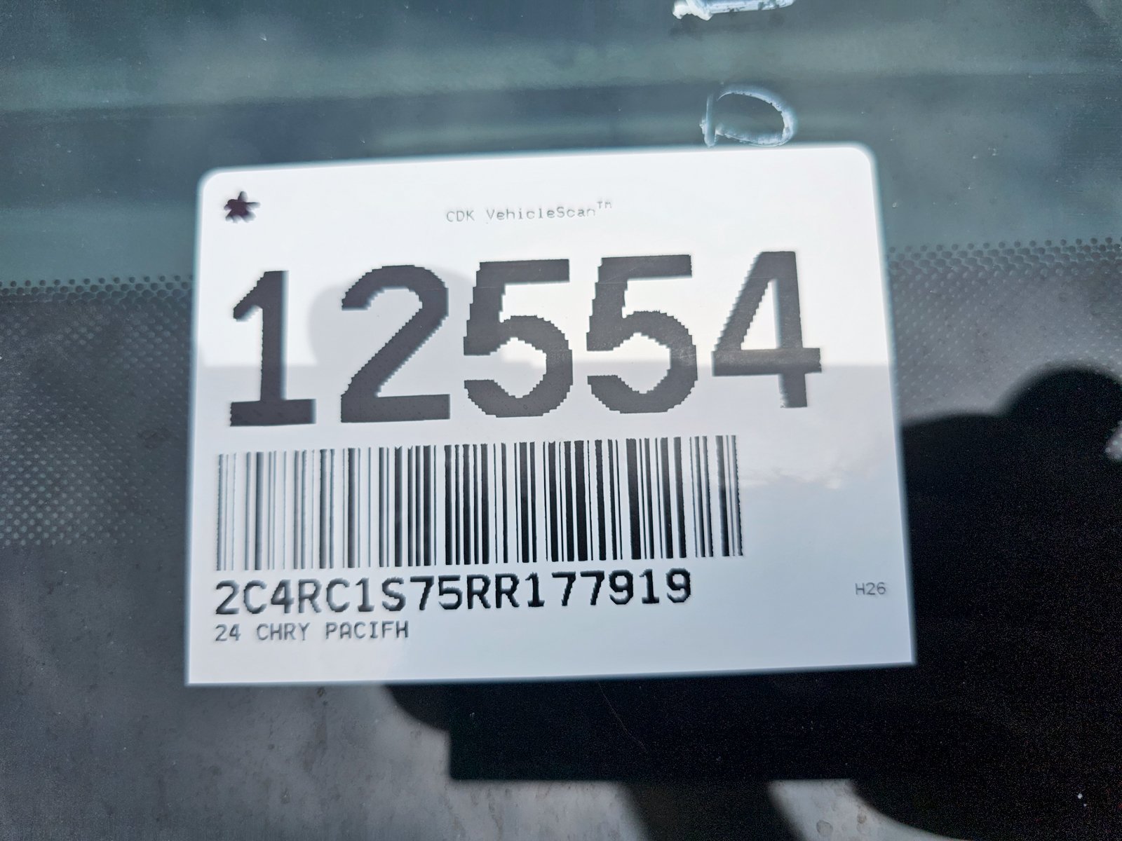 Used 2024 Chrysler Pacifica Limited FWD image 13