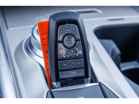 Used 2024 Ford Explorer XLT w/ Equipment Group 202A AWD/4WD image 29