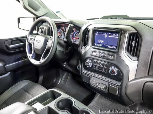 Used 2022 Chevrolet Silverado 1500 Custom Trail Boss AWD/4WD image 24