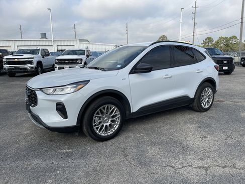 Used 2025 Ford Escape ST-Line w/ Tech Pack #1 image 4