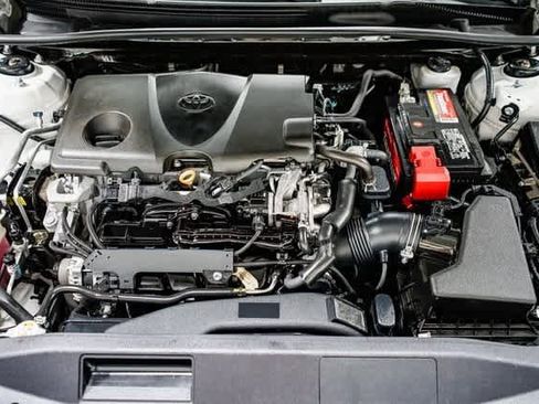 Certified 2019 Toyota Camry SE image 28