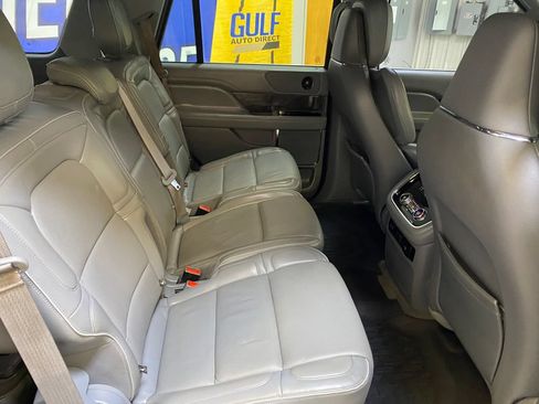 Used 2018 Lincoln Navigator Select w/ Technology Package RWD image 25
