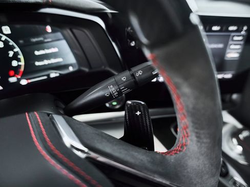 Used 2023 Chevrolet Corvette Z06 RWD image 24