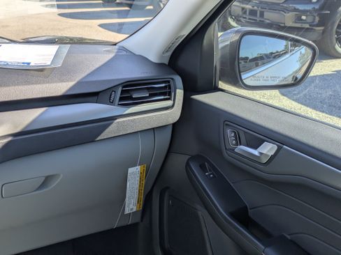 New 2026 Ford Escape SE FWD image 19
