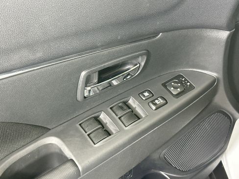 Used 2024 Mitsubishi Outlander Sport LE image 14