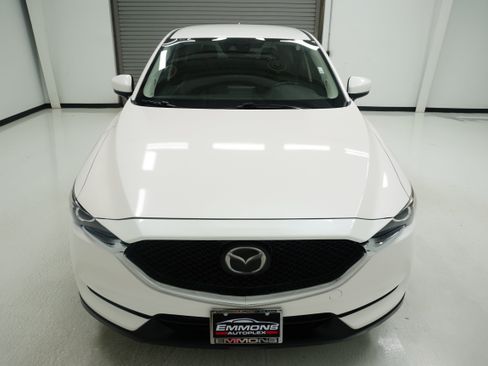 Used 2020 MAZDA CX-5 Touring FWD image 2