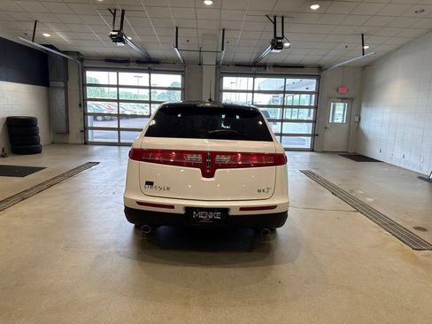 Used 2018 Lincoln MKT AWD w/ Technology Package image 6