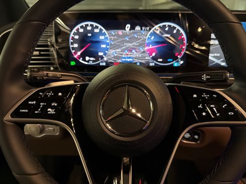 New 2026 Mercedes-Benz GLS 450 4MATIC image 24