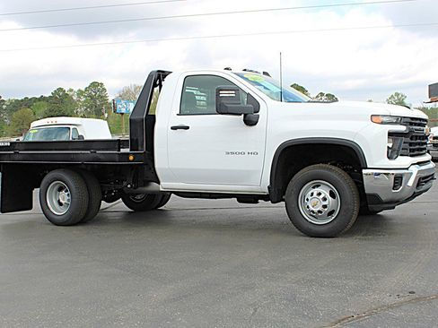 Used 2024 Chevrolet Silverado 3500 W/T w/ Snow Plow Prep Package AWD/4WD image 2