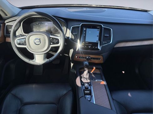 Used 2021 Volvo XC90 T6 Momentum w/ Climate Package AWD/4WD image 18