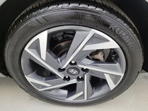 Used 2025 Hyundai Elantra Sport image 31