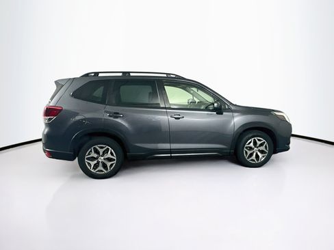 Used 2022 Subaru Forester Premium AWD/4WD image 10