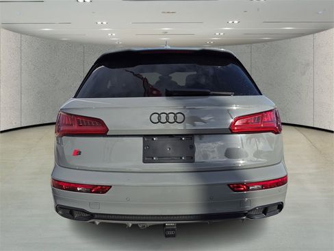 Used 2019 Audi SQ5 Prestige w/ Prestige Package image 4