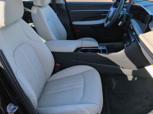 New 2025 Hyundai Sonata Limited image 23