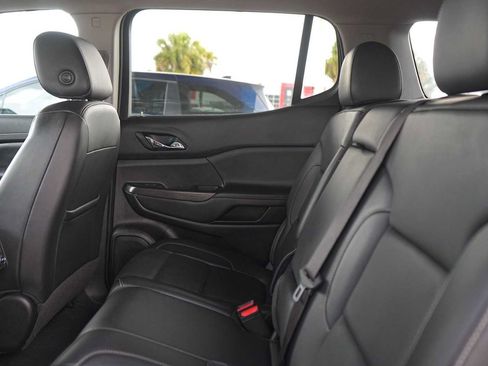 Used 2023 GMC Acadia SLT FWD image 14