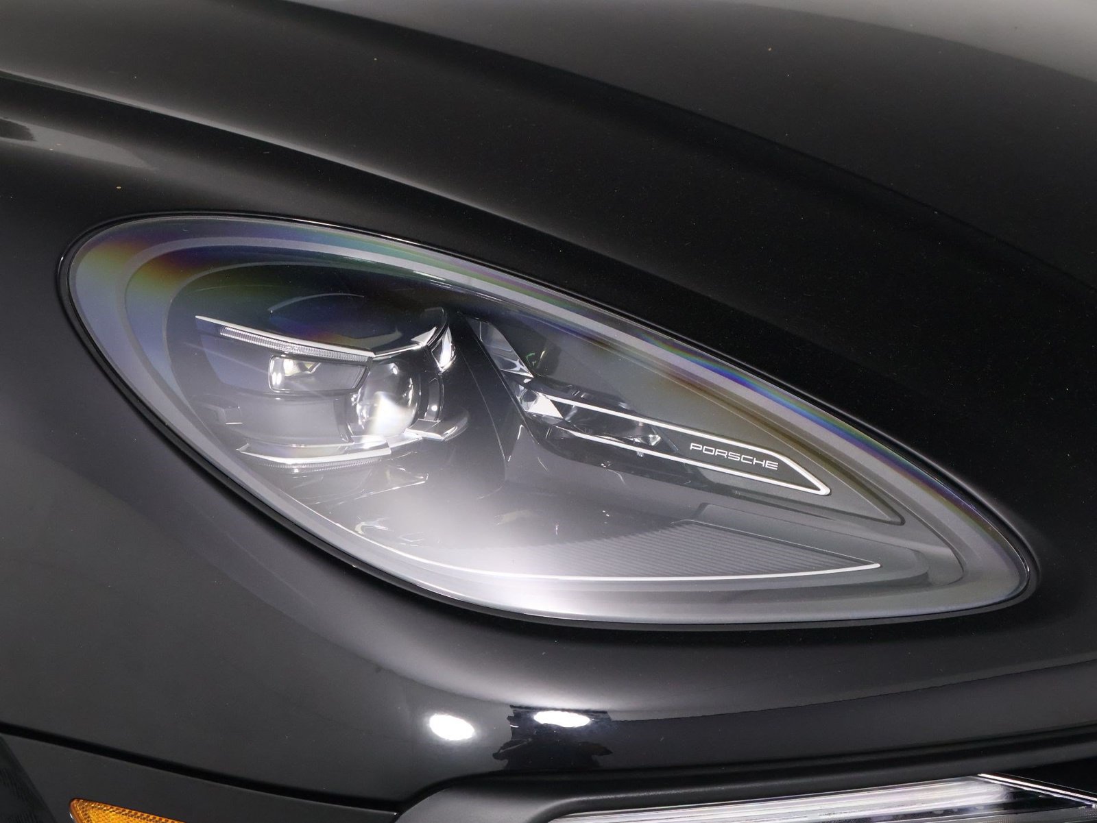 Certified 2026 Porsche Macan AWD/4WD image 28