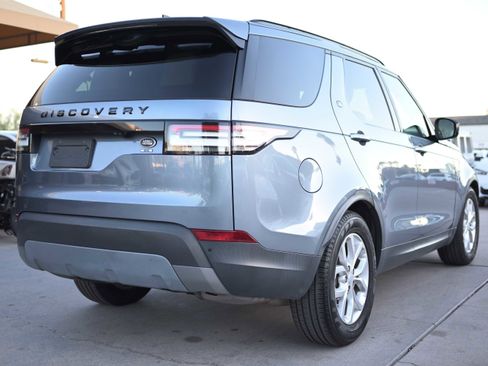 Used 2018 Land Rover Discovery SE image 6