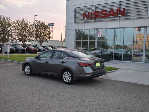 Used 2025 Nissan Sentra S FWD image 4
