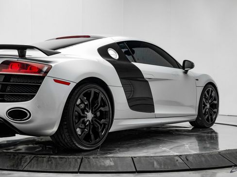 Used 2010 Audi R8 V10 image 20