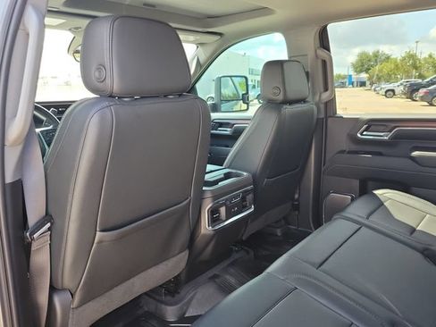 Used 2024 GMC Sierra 2500 Denali w/ Denali Reserve Package AWD/4WD image 10