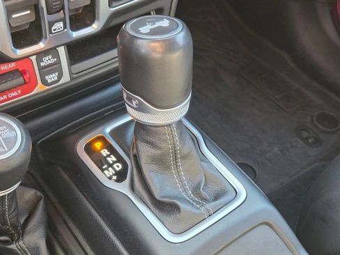 Used 2024 Jeep Wrangler Unlimited Rubicon AWD/4WD image 35