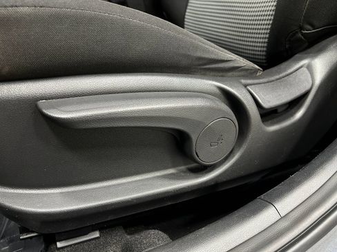 Used 2018 Hyundai Kona SEL FWD image 16