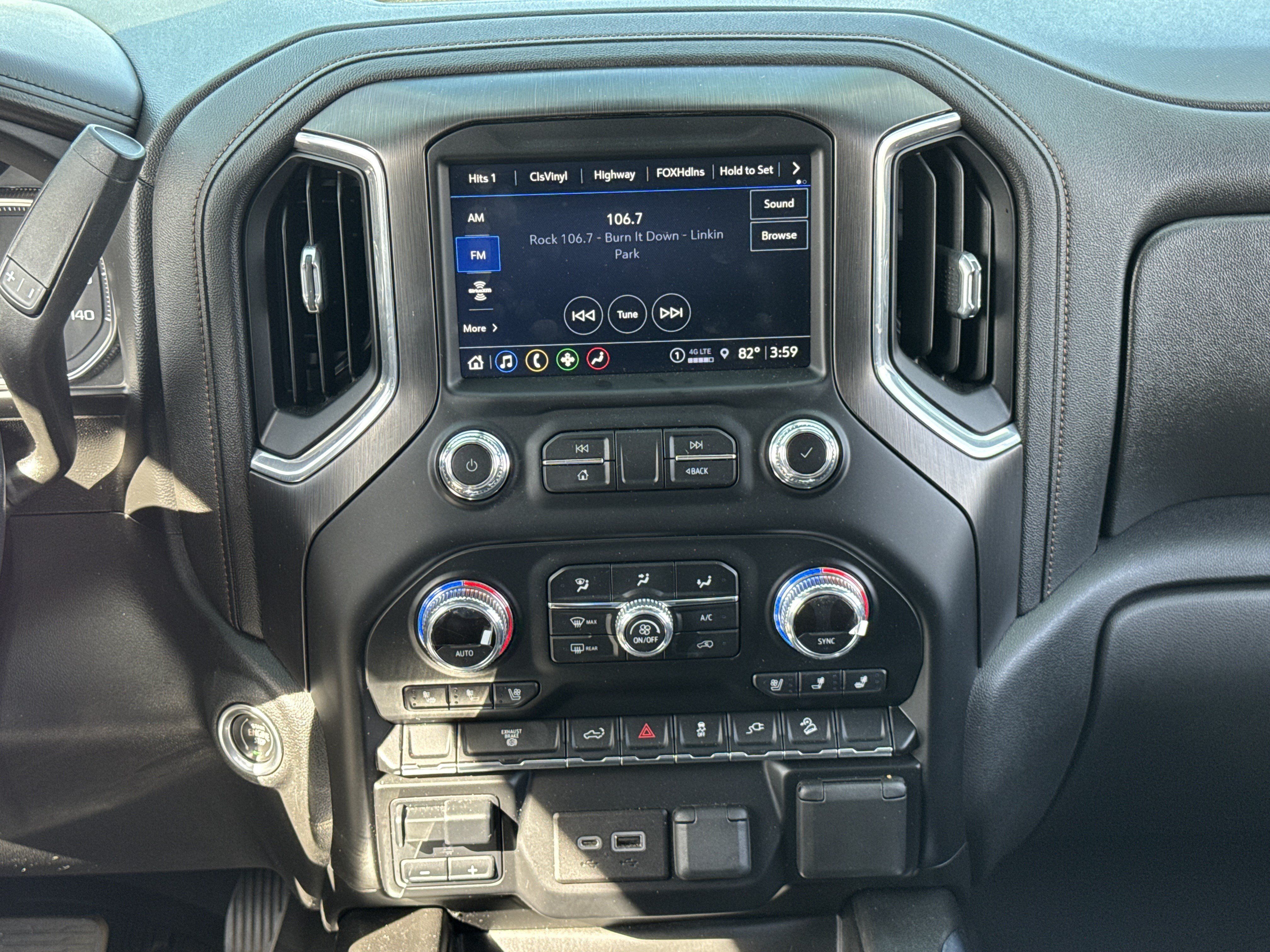 Used 2022 GMC Sierra 3500 AT4 AWD/4WD image 17