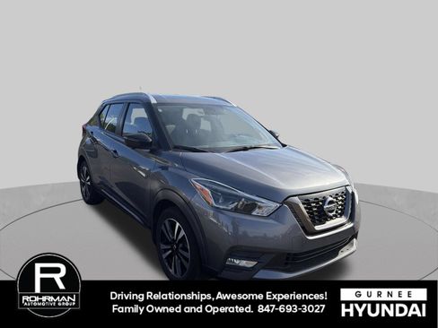 Used 2019 Nissan Kicks SR FWD image 2