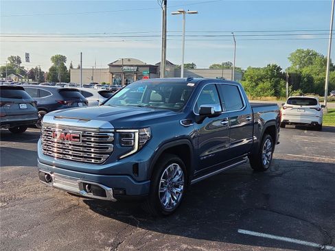 Used 2024 GMC Sierra 1500 Denali AWD/4WD image 3