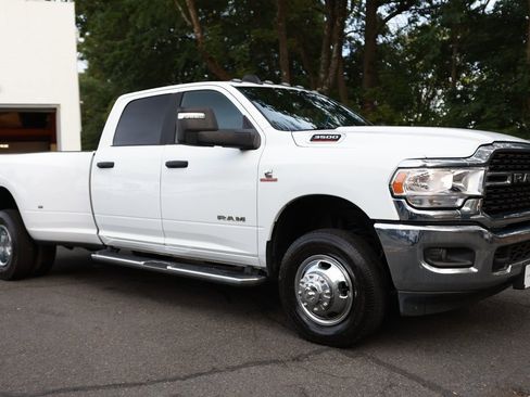 Used 2023 RAM 3500 Big Horn w/ Level 1 Equipment Group image 9