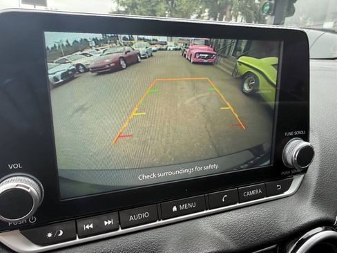 Used 2024 Nissan Sentra SV FWD image 28