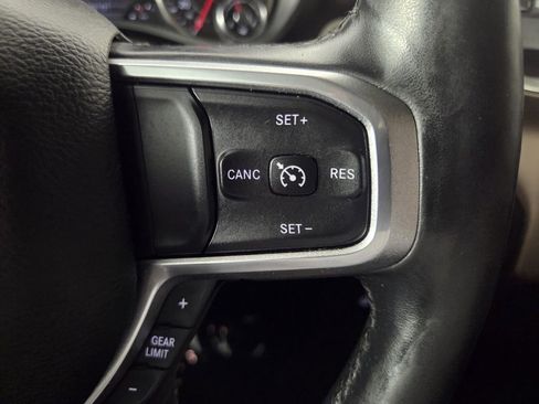 Used 2019 RAM 1500 Laramie AWD/4WD image 18