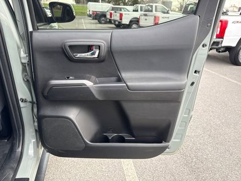 Used 2023 Toyota Tacoma TRD Sport AWD/4WD image 32