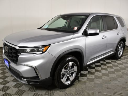 Certified 2025 Honda Pilot EX-L image 10