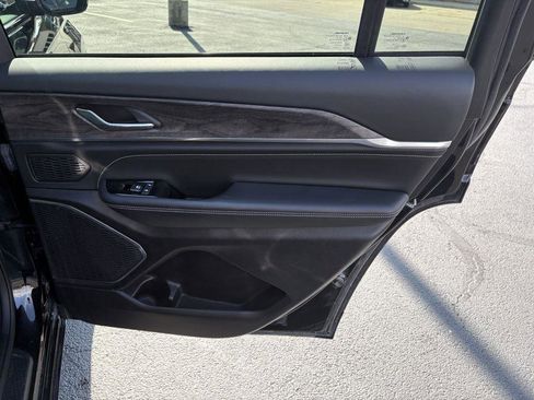 Used 2023 Jeep Grand Cherokee L Overland image 20