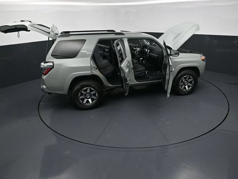 Used 2022 Toyota 4Runner TRD Off-Road Premium AWD/4WD image 30