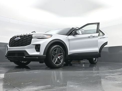 New 2026 Ford Explorer ST-Line w/ ST-Line Street Pack image 35