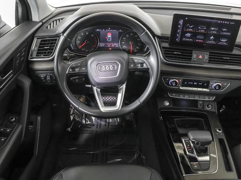 Used 2023 Audi Q5 2.0T Premium w/ Convenience Package AWD/4WD image 39