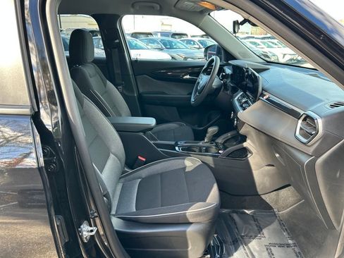 Used 2025 Chevrolet TrailBlazer LT image 28
