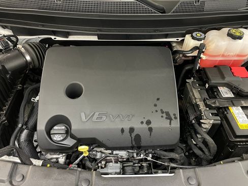 Certified 2023 Chevrolet Traverse Premier w/ LPO, Floor Liner Package image 51