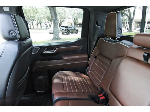 Used 2025 GMC Sierra 1500 Denali Ultimate AWD/4WD image 9