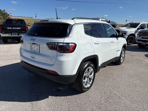New 2026 Jeep Compass Latitude image 5