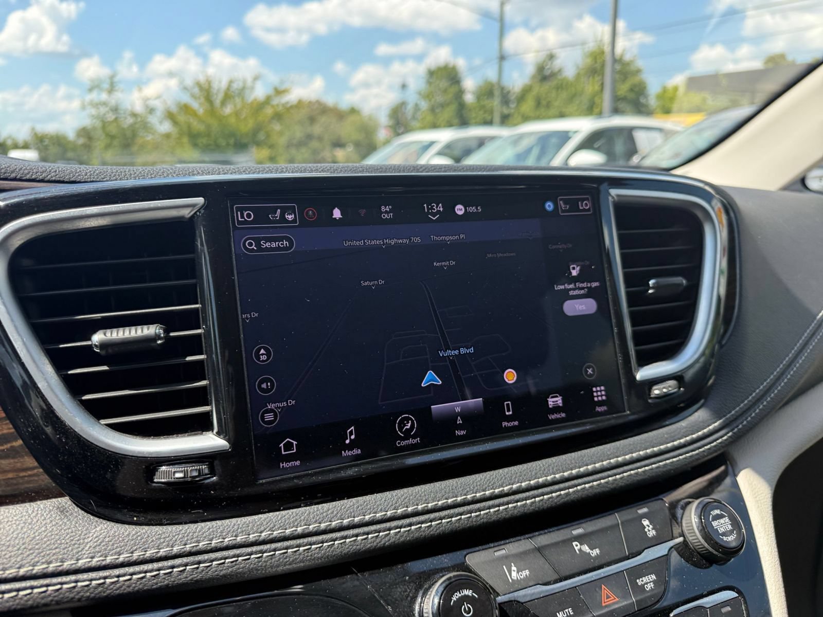 Used 2023 Chrysler Pacifica Limited FWD image 19