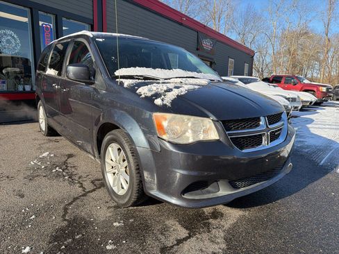 Used 2014 Dodge Grand Caravan SXT image 1