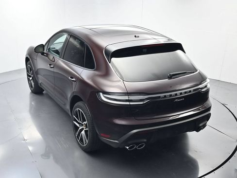 Certified 2025 Porsche Macan AWD/4WD image 38