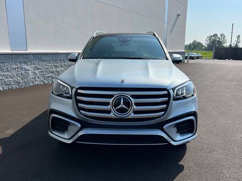 Used 2025 Mercedes-Benz GLS 450 4MATIC w/ AMG Line Exterior image 4