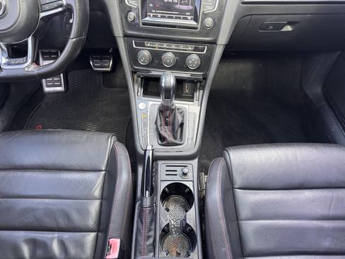 Used 2015 Volkswagen GTI SE image 22