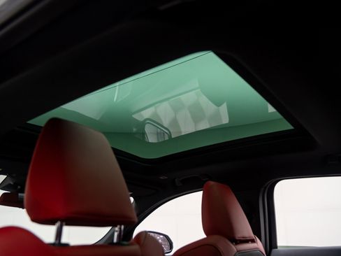 Certified 2025 BMW X2 xDrive28i w/ Premium Package image 18