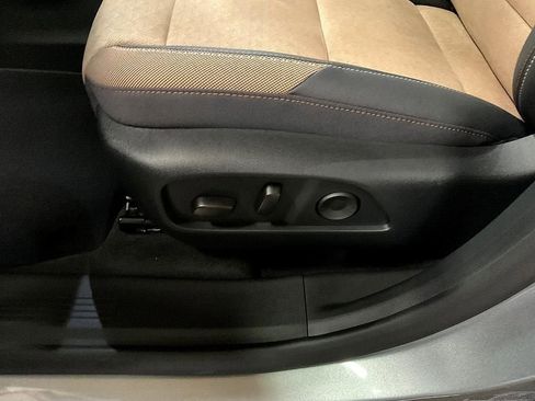 New 2026 Chevrolet Equinox ACTIV w/ Convenience Package III AWD/4WD image 17